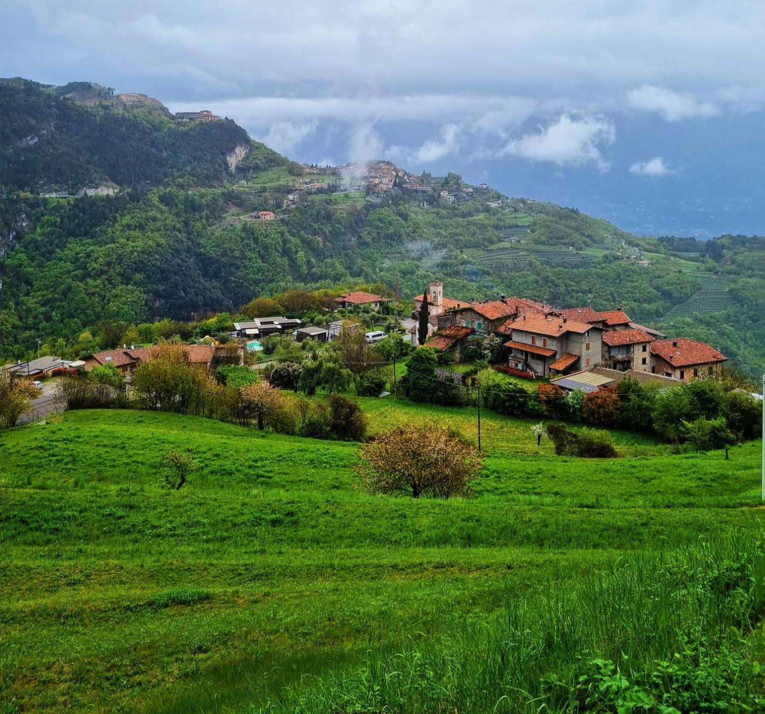 Casa Nel Borgo - Il Picchio Apartment Tremosine Стая снимка